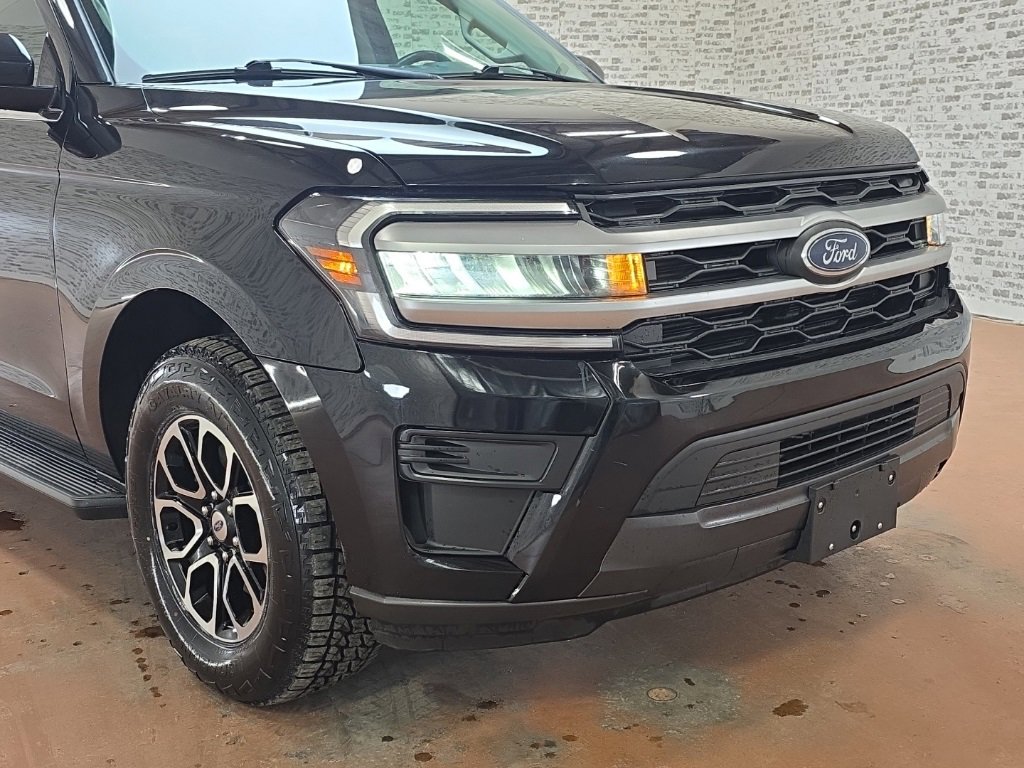 Used 2024 Ford Expedition XLT image 7