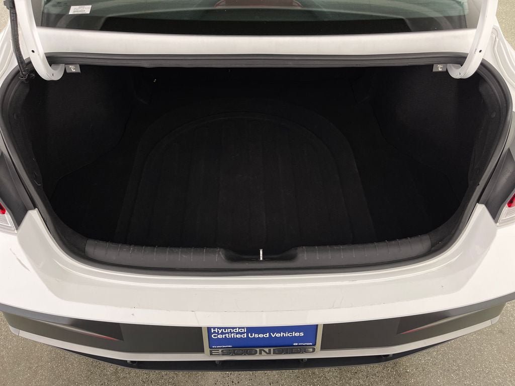 Certified 2025 Hyundai Elantra SEL FWD image 10