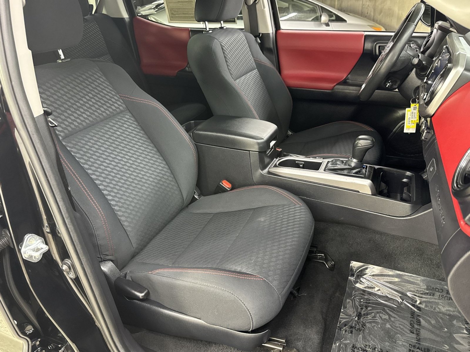Used 2021 Toyota Tacoma SR5 RWD image 39