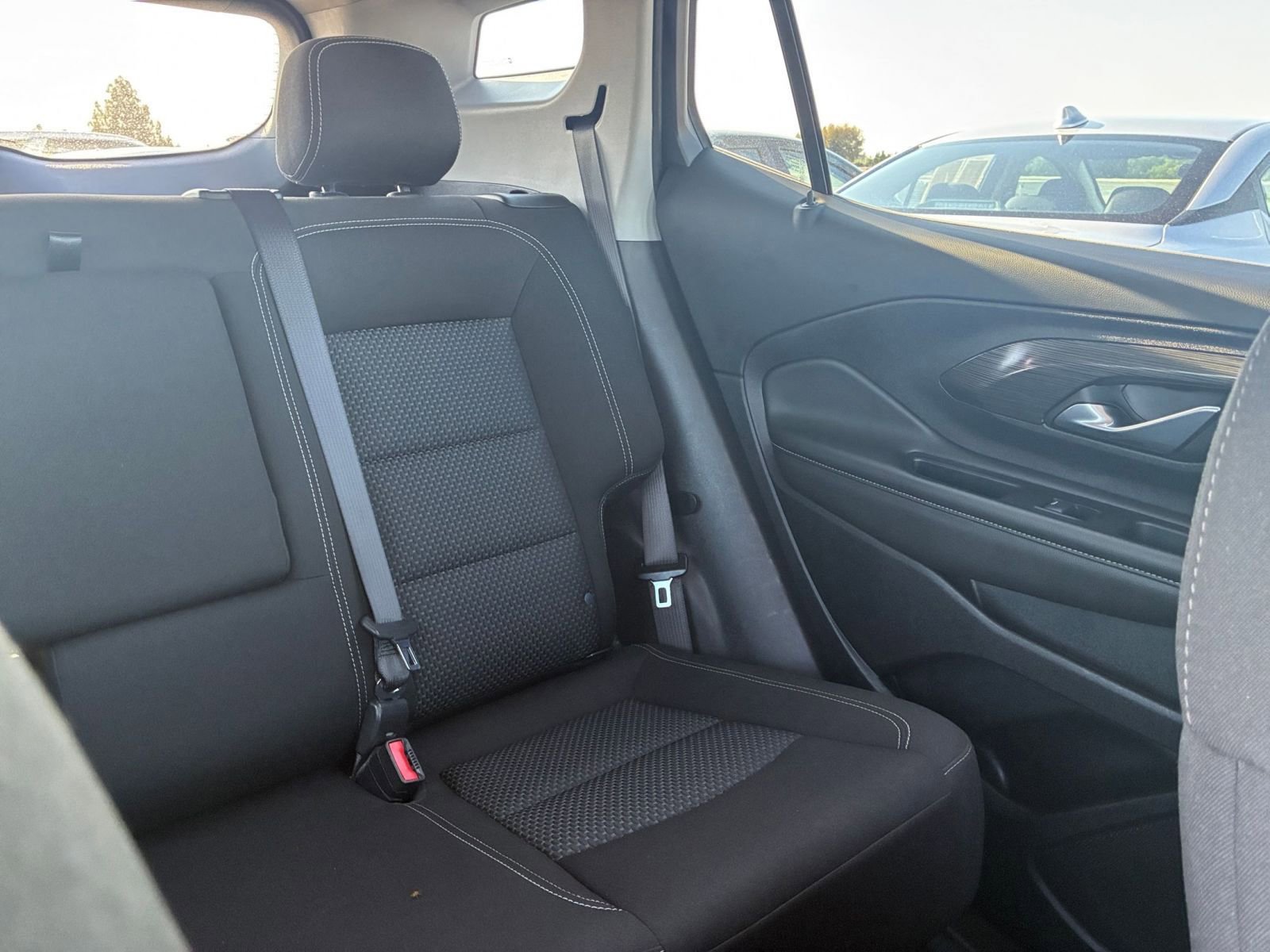 Used 2024 GMC Terrain SLE FWD image 36