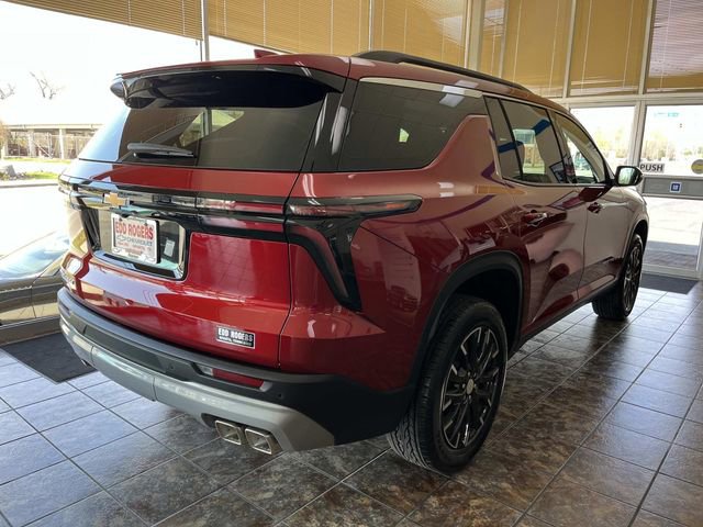 New 2026 Chevrolet Traverse LT w/ Sun and Wheel Package FWD image 3
