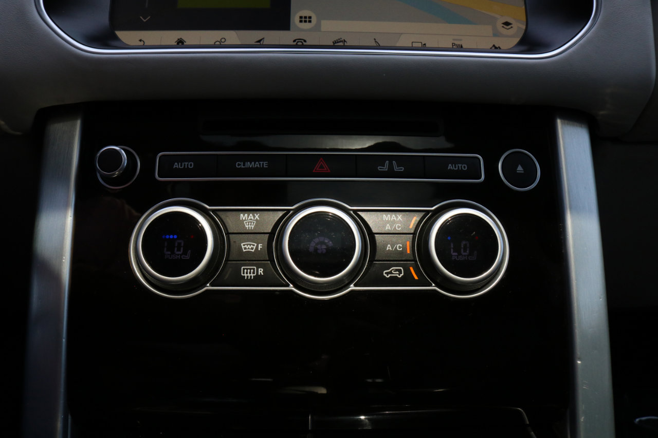 Used 2017 Land Rover Range Rover Supercharged image 31