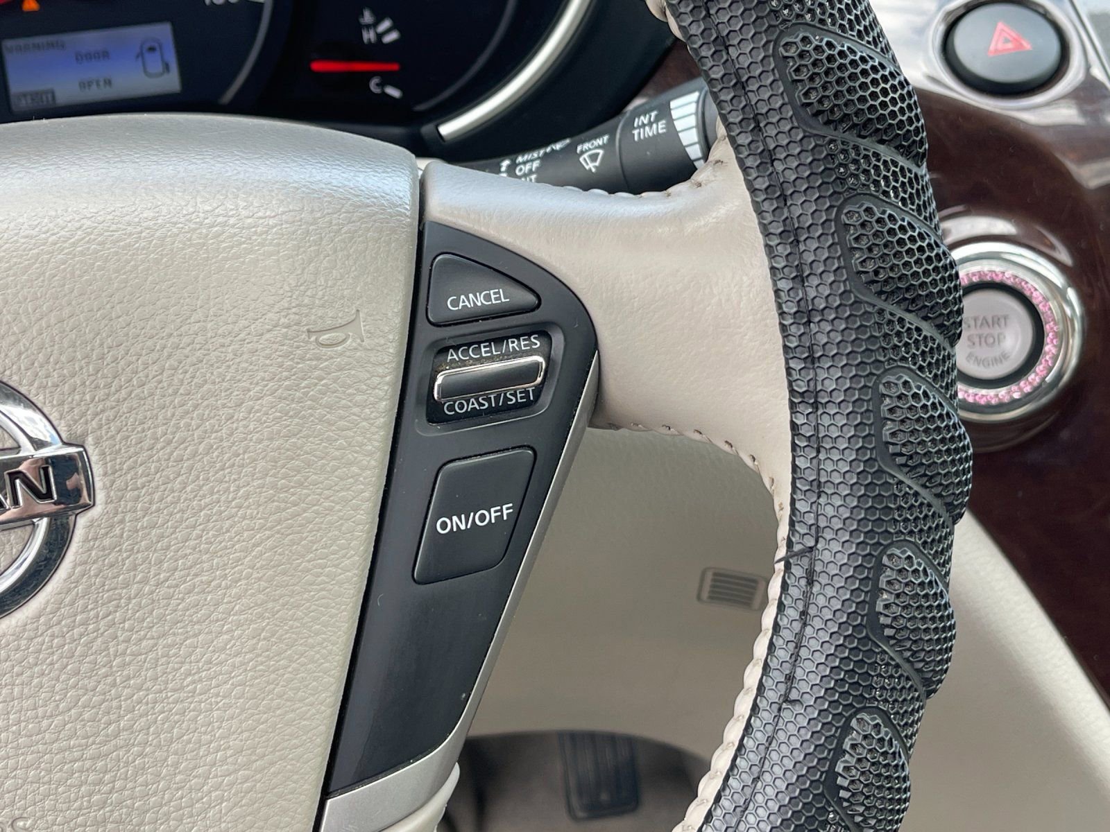 Used 2014 Nissan Quest SL FWD image 30