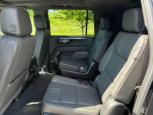 New 2026 Chevrolet Suburban RST w/ RST Capability Package AWD/4WD image 17