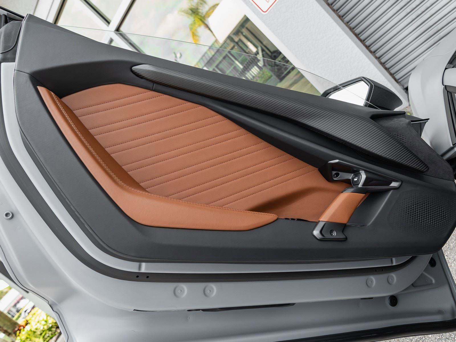 Used 2024 Lamborghini Revuelto image 38
