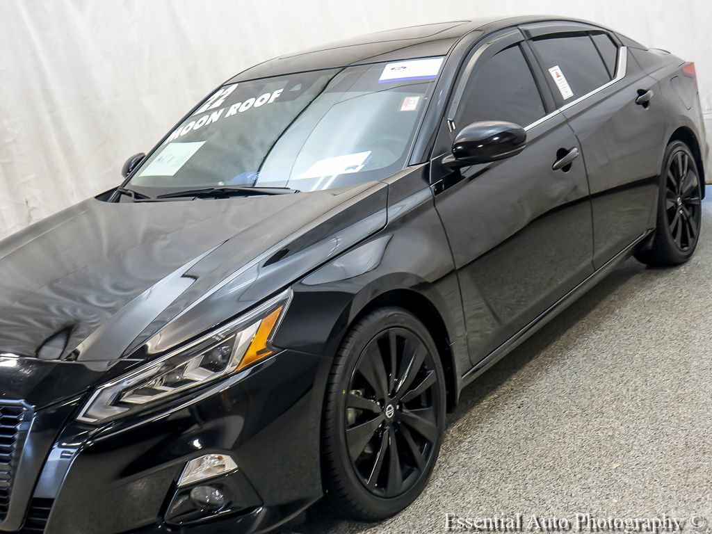 Used 2022 Nissan Altima 2.5 SR w/ Midnight Edition Package FWD image 4