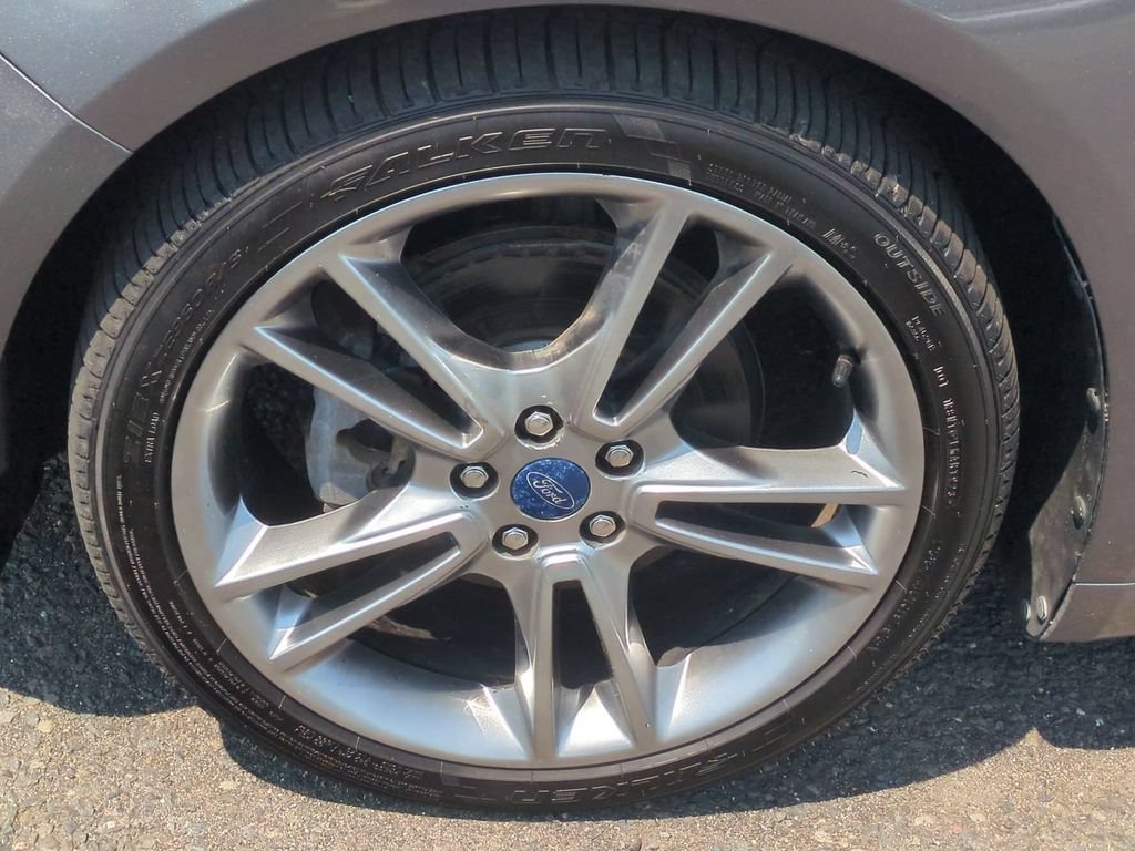 Used 2013 Ford Fusion Titanium w/ Titanium Driver Assist Pkg AWD/4WD image 9