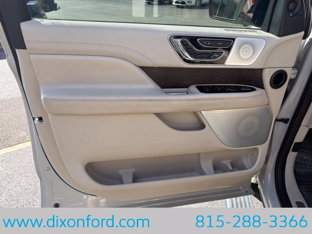 Used 2019 Lincoln Navigator Reserve AWD/4WD image 29