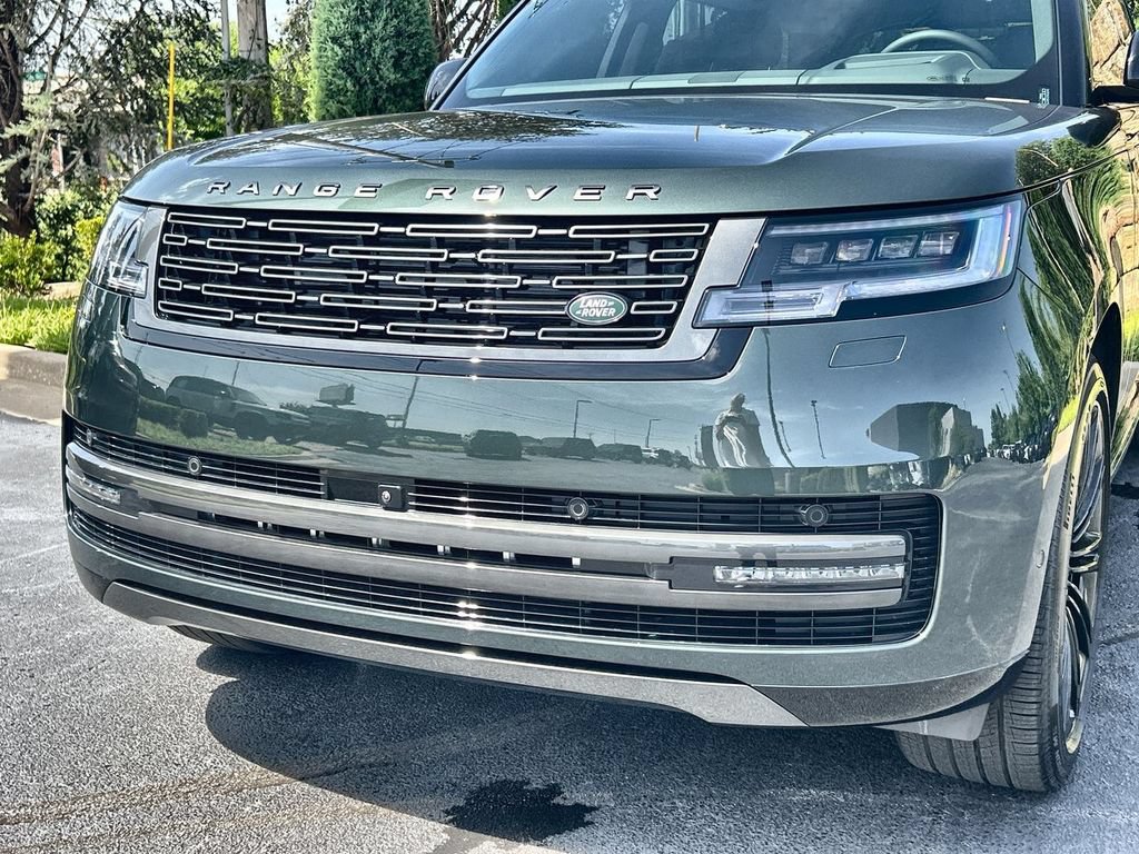 New 2026 Land Rover Range Rover Long Wheelbase SE AWD/4WD image 9
