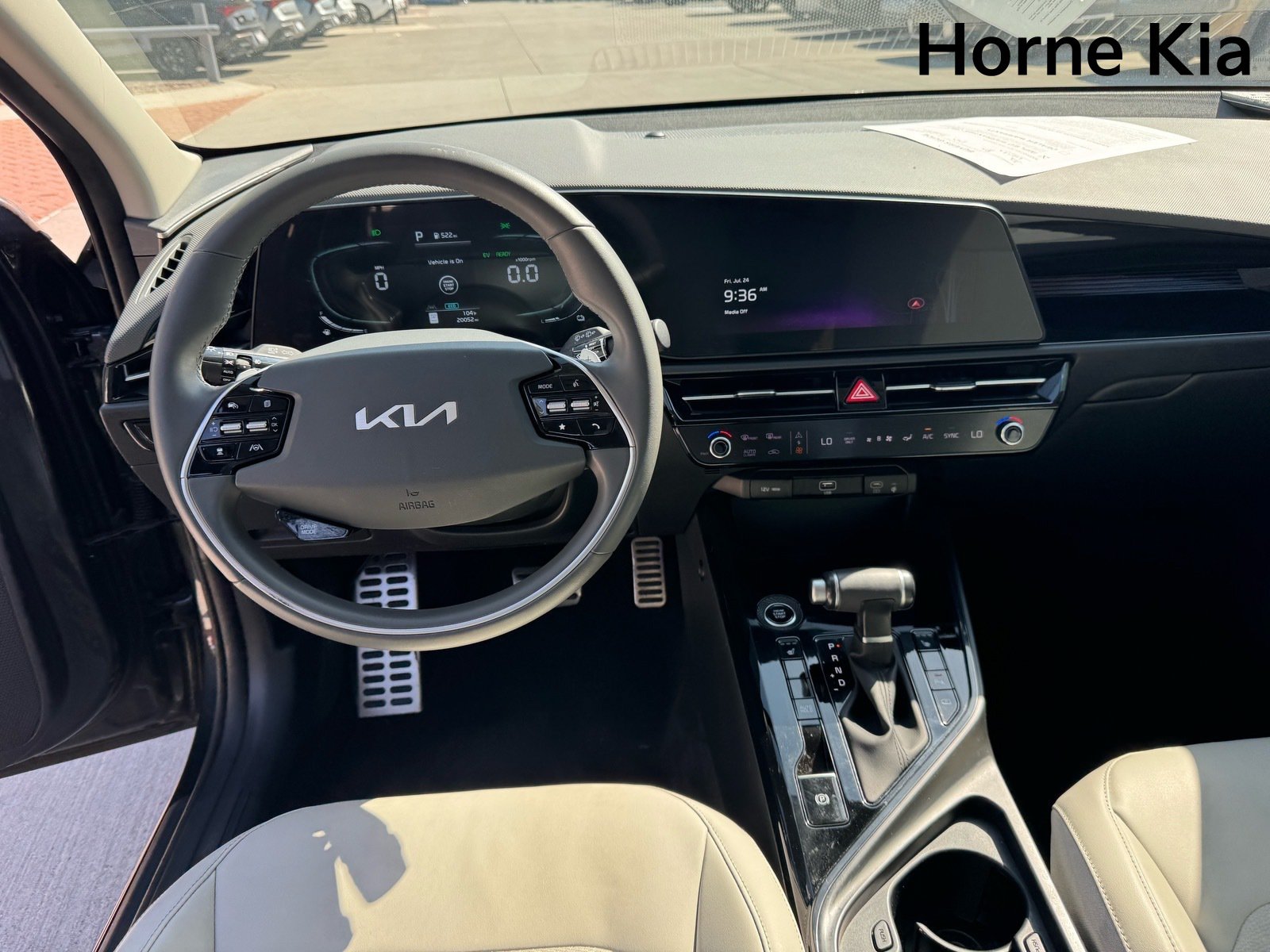 Certified 2024 Kia Niro EX Touring FWD image 15