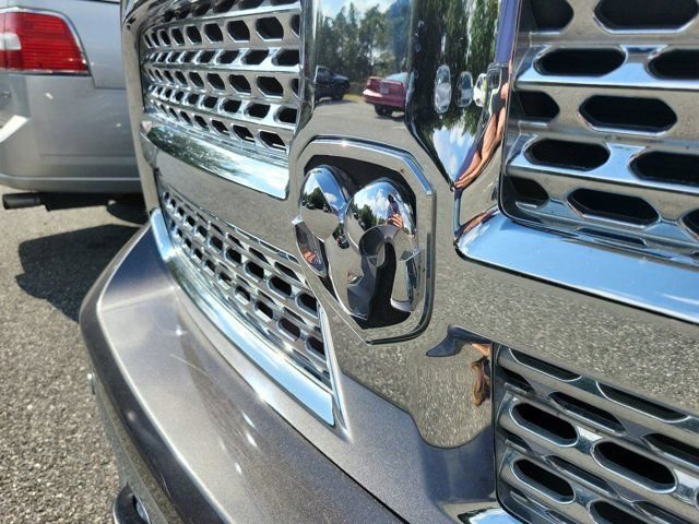 Used 2018 RAM 1500 Laramie w/ Convenience Group AWD/4WD image 11