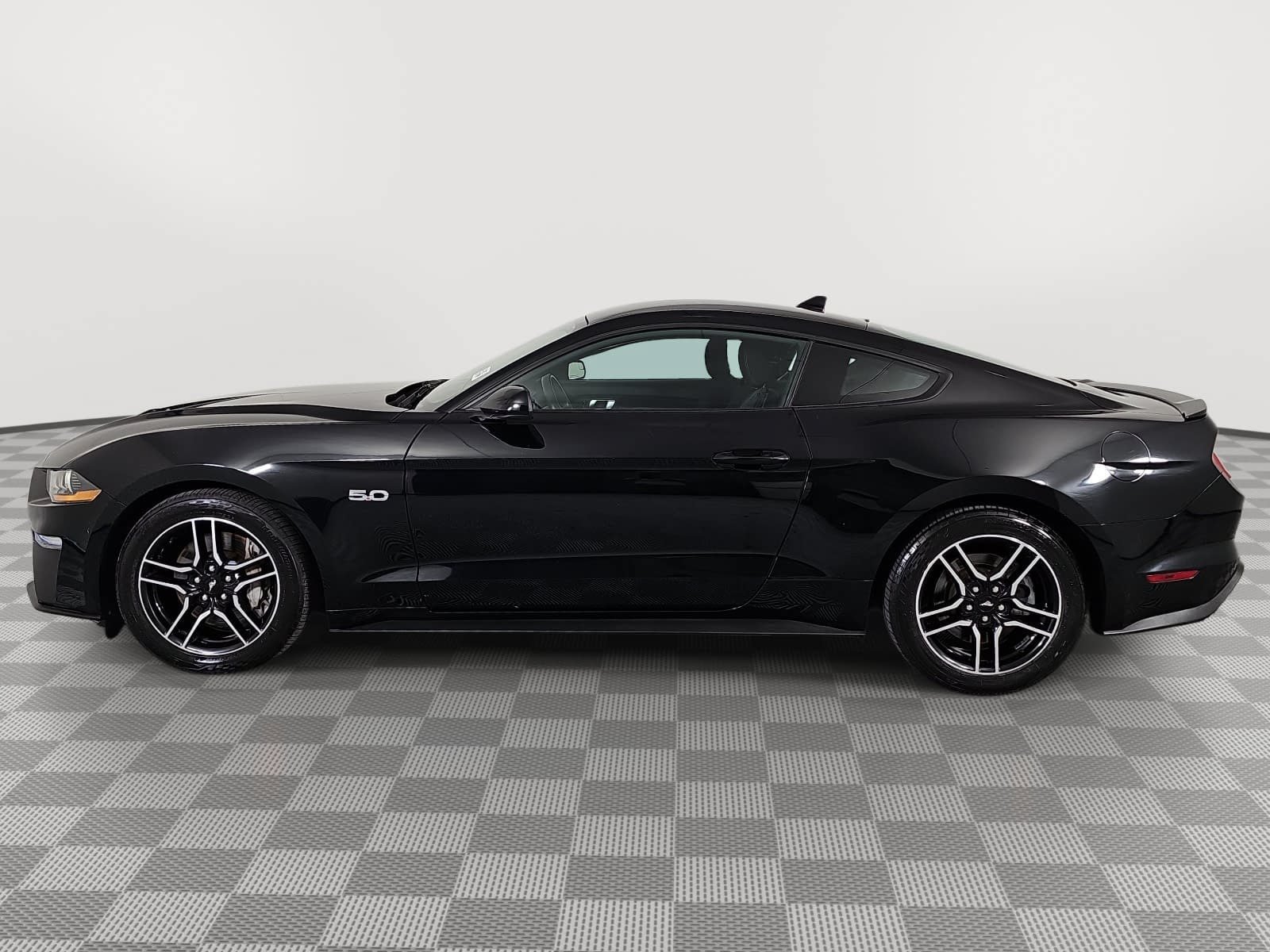 Used 2020 Ford Mustang GT RWD image 5