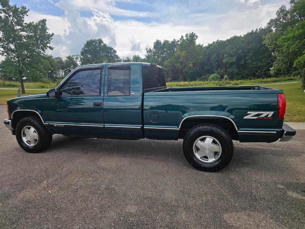 Used 1998 Chevrolet Silverado 1500 4x4 Extended Cab w/ Preferred Equipment Group 2 image 8