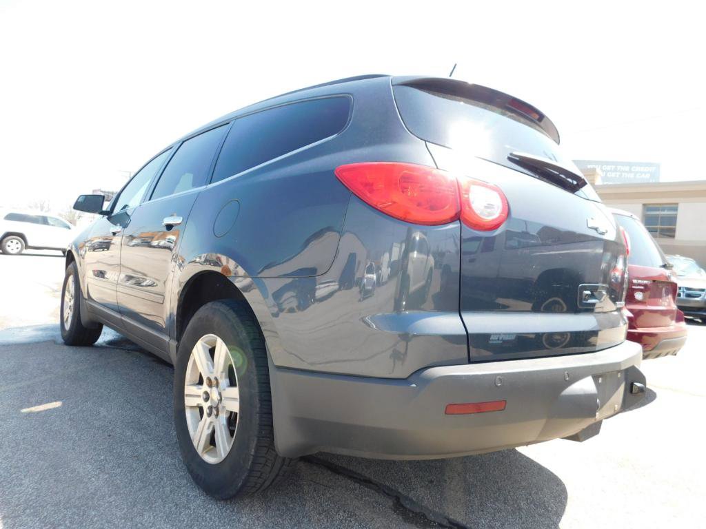 Used 2010 Chevrolet Traverse LT w/ Personal Connectivity Package FWD image 5