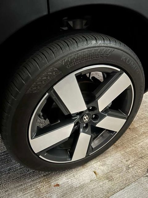 Used 2024 Hyundai Santa Fe Limited FWD image 9