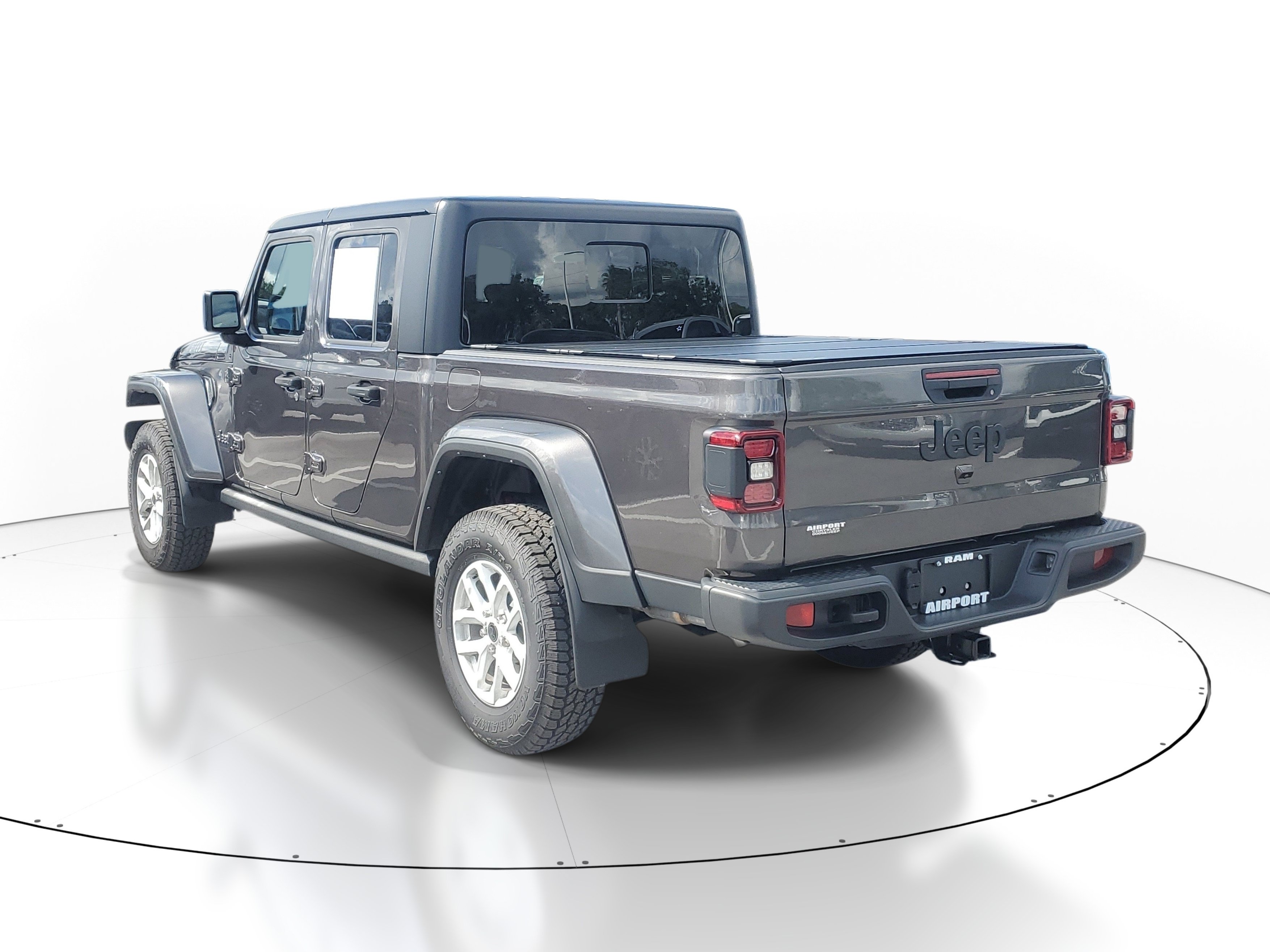 Used 2025 Jeep Gladiator Sport AWD/4WD image 5