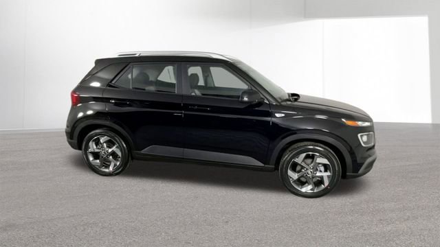Certified 2025 Hyundai Venue SEL image 2