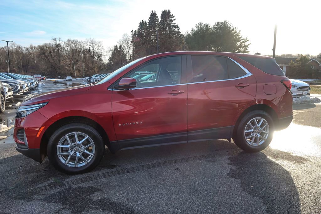 Used 2023 Chevrolet Equinox LT image 3