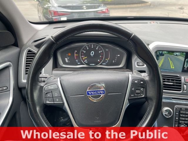 Used 2015 Volvo XC60 T6 w/ Proximity Package AWD/4WD image 11
