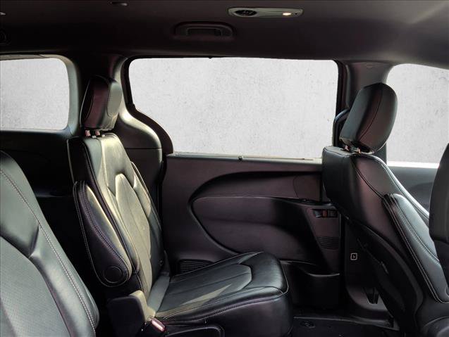 Used 2025 Chrysler Pacifica Select FWD image 23
