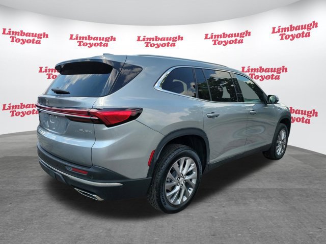 Used 2025 Buick Enclave Preferred AWD/4WD image 22