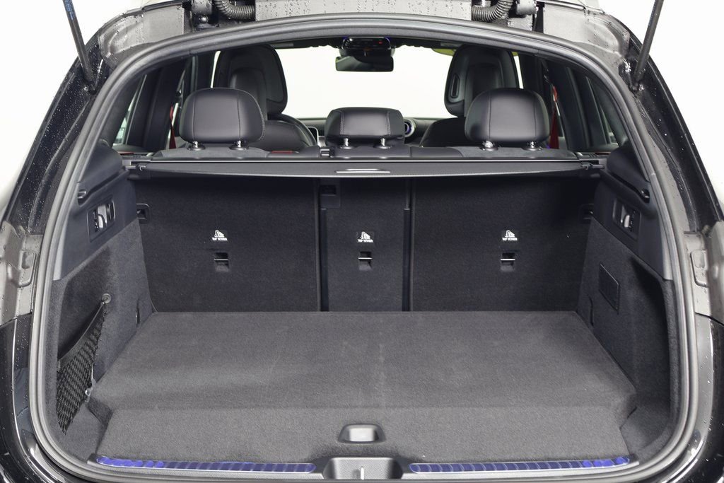 New 2025 Mercedes-Benz GLC 63 AMG S image 8