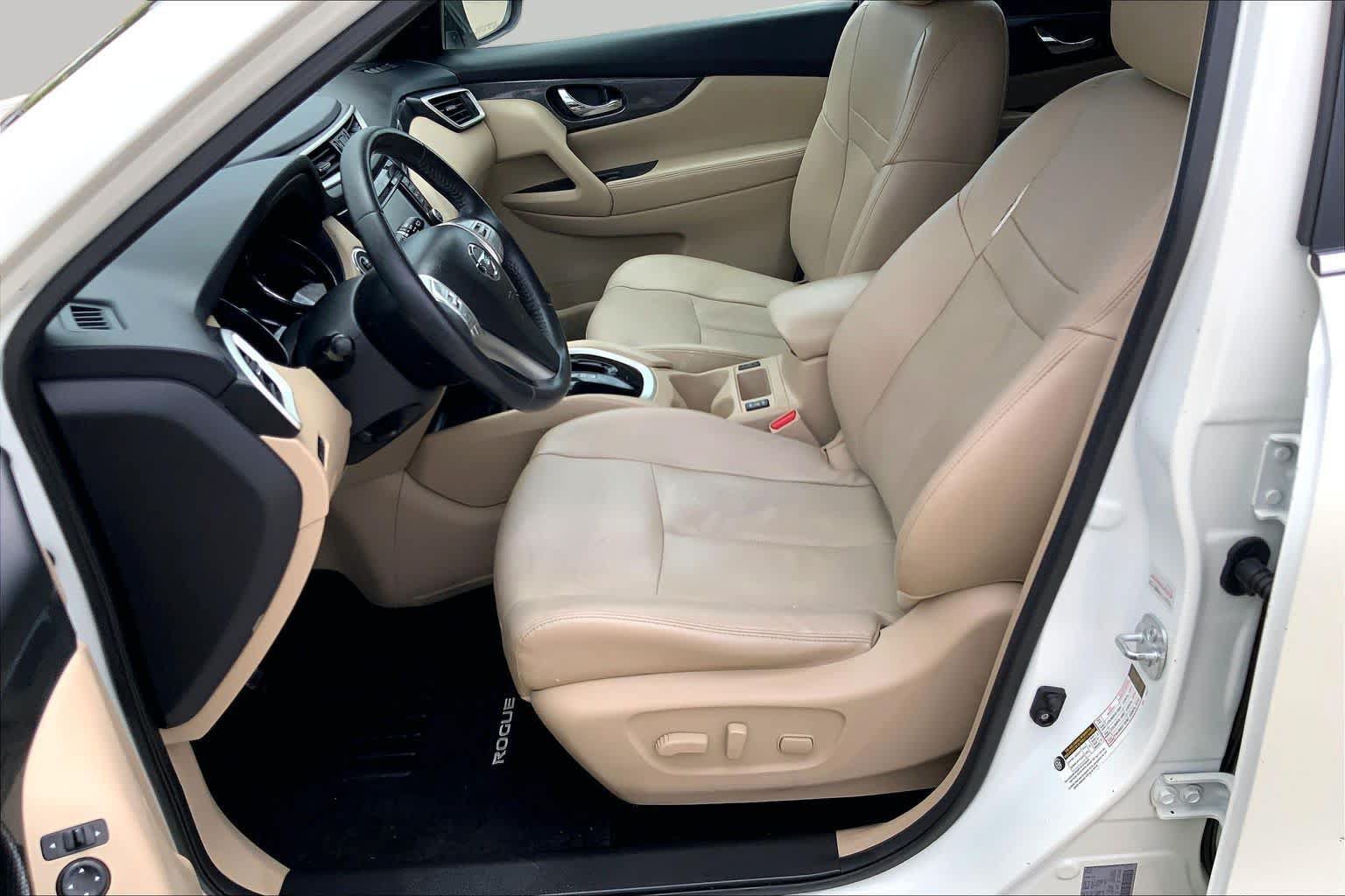 Used 2016 Nissan Rogue SL w/ SL Premium Package FWD image 8