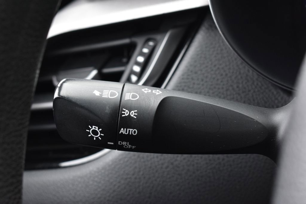 Used 2020 Toyota C-HR LE image 16