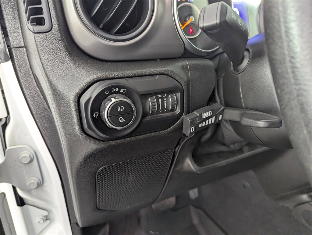 Used 2021 Jeep Gladiator Sport image 19