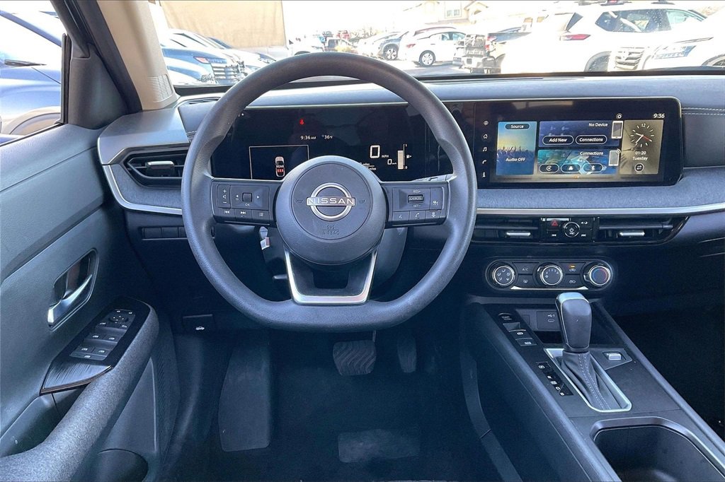 Used 2025 Nissan Kicks SV image 5