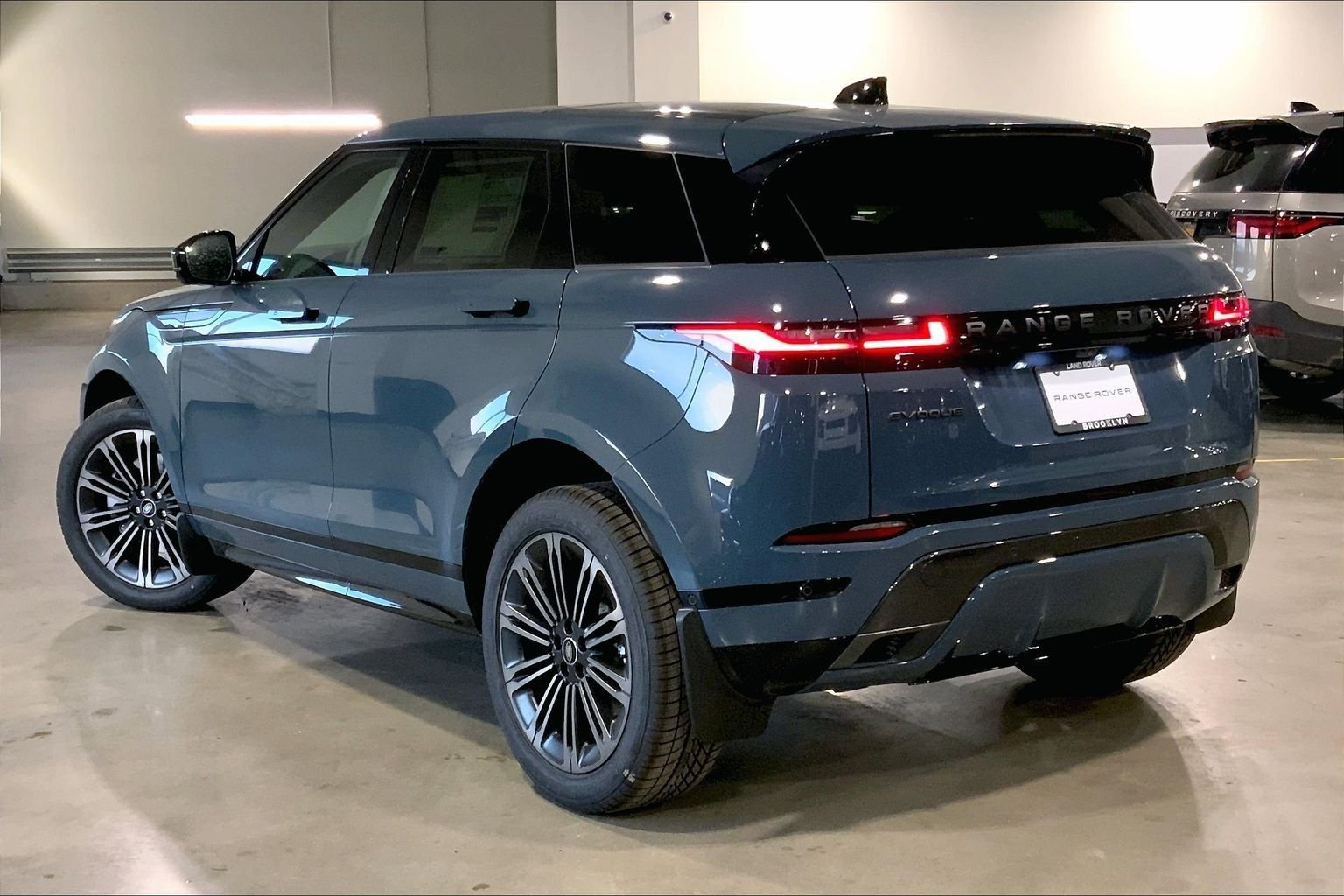New 2026 Land Rover Range Rover Evoque Dynamic SE AWD/4WD image 12