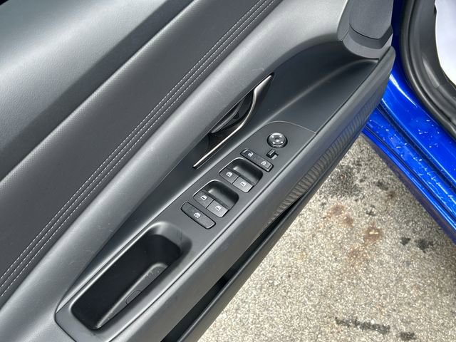 Used 2025 Hyundai Elantra Sport FWD image 11