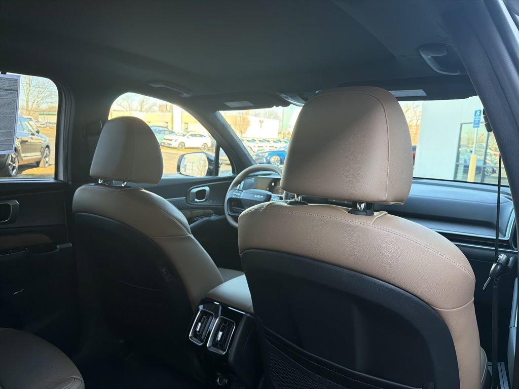 New 2026 Kia Sorento SX Prestige w/ Olive Brown Leather Package image 16