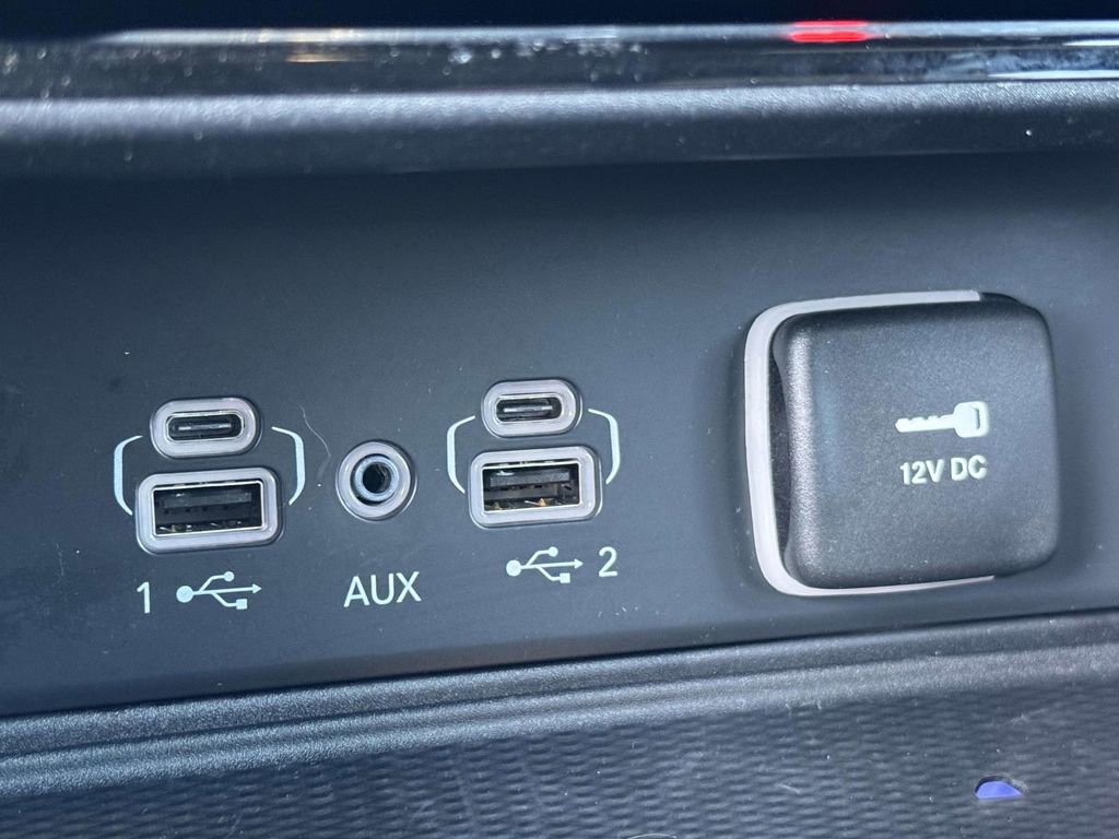 Used 2025 Jeep Grand Cherokee Altitude AWD/4WD image 22
