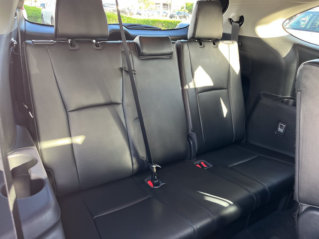 Used 2022 Toyota Highlander XLE FWD image 39