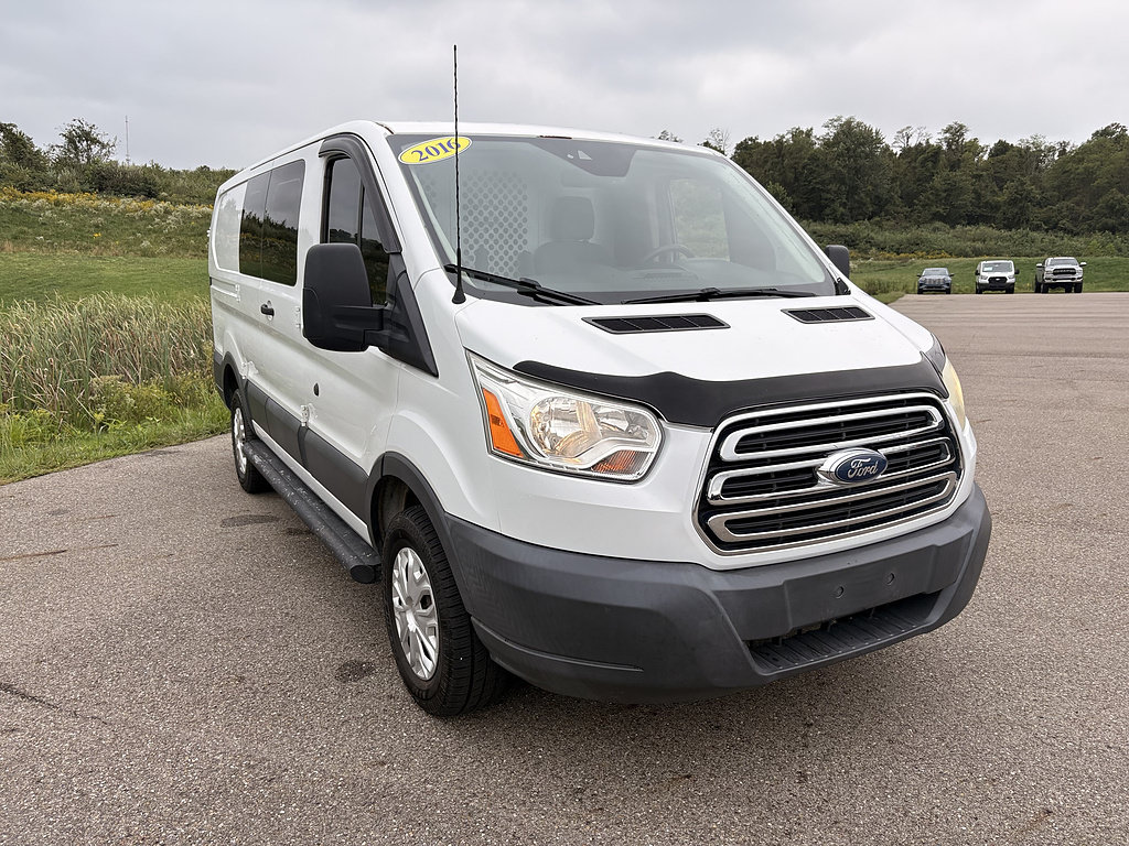 Used 2016 Ford Transit 250 130 Low Roof w/ Exterior Upgrade Package RWD image 7