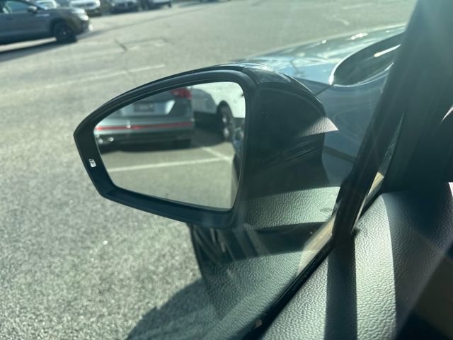 Certified 2024 Volkswagen Tiguan SE R-Line image 15