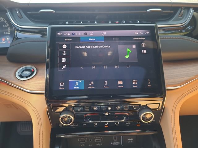 New 2025 Jeep Grand Cherokee Summit AWD/4WD image 13