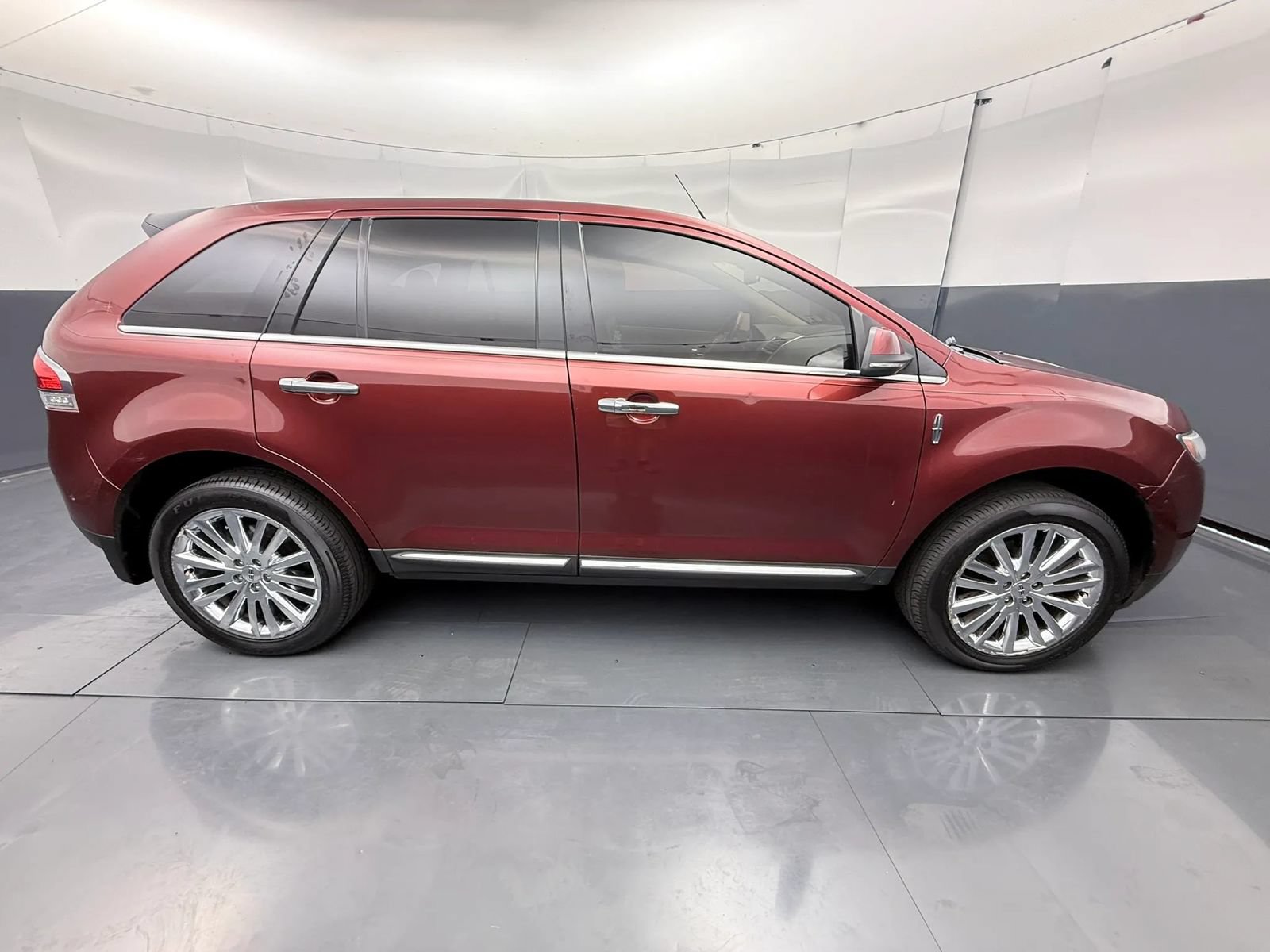 Used 2014 Lincoln MKX AWD w/ Equipment Group 102A image 8