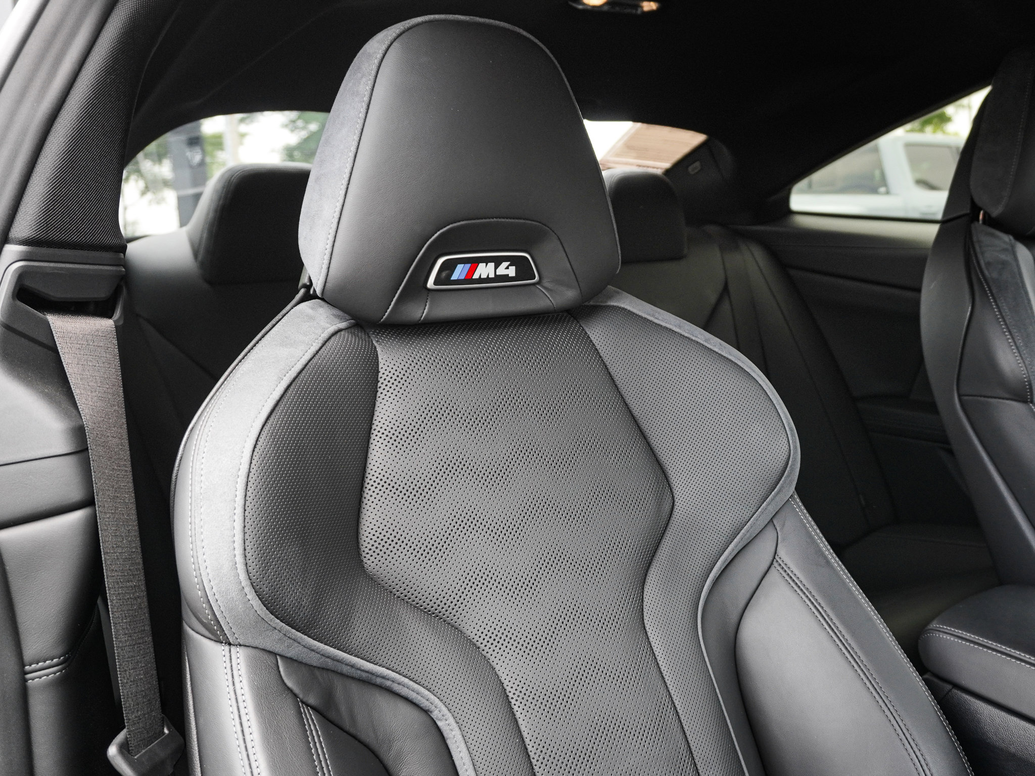 Used 2023 BMW M4 Coupe w/ Executive Package RWD image 33
