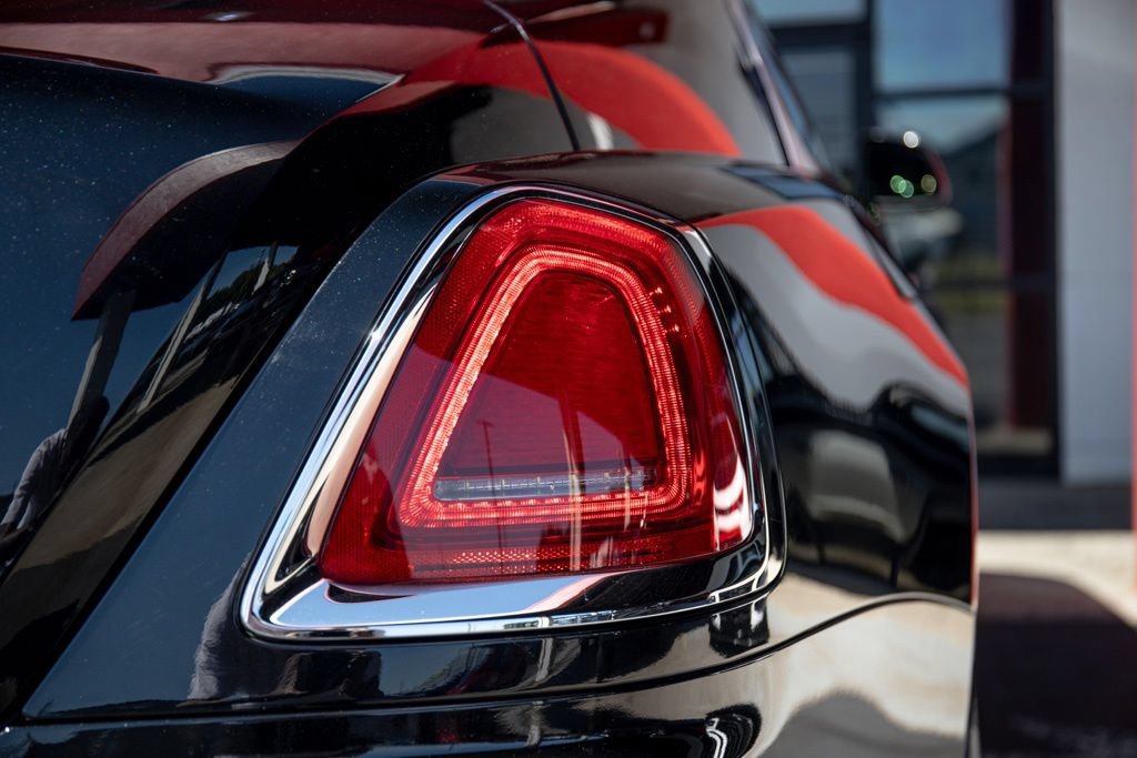 Used 2019 Rolls-Royce Wraith RWD image 13