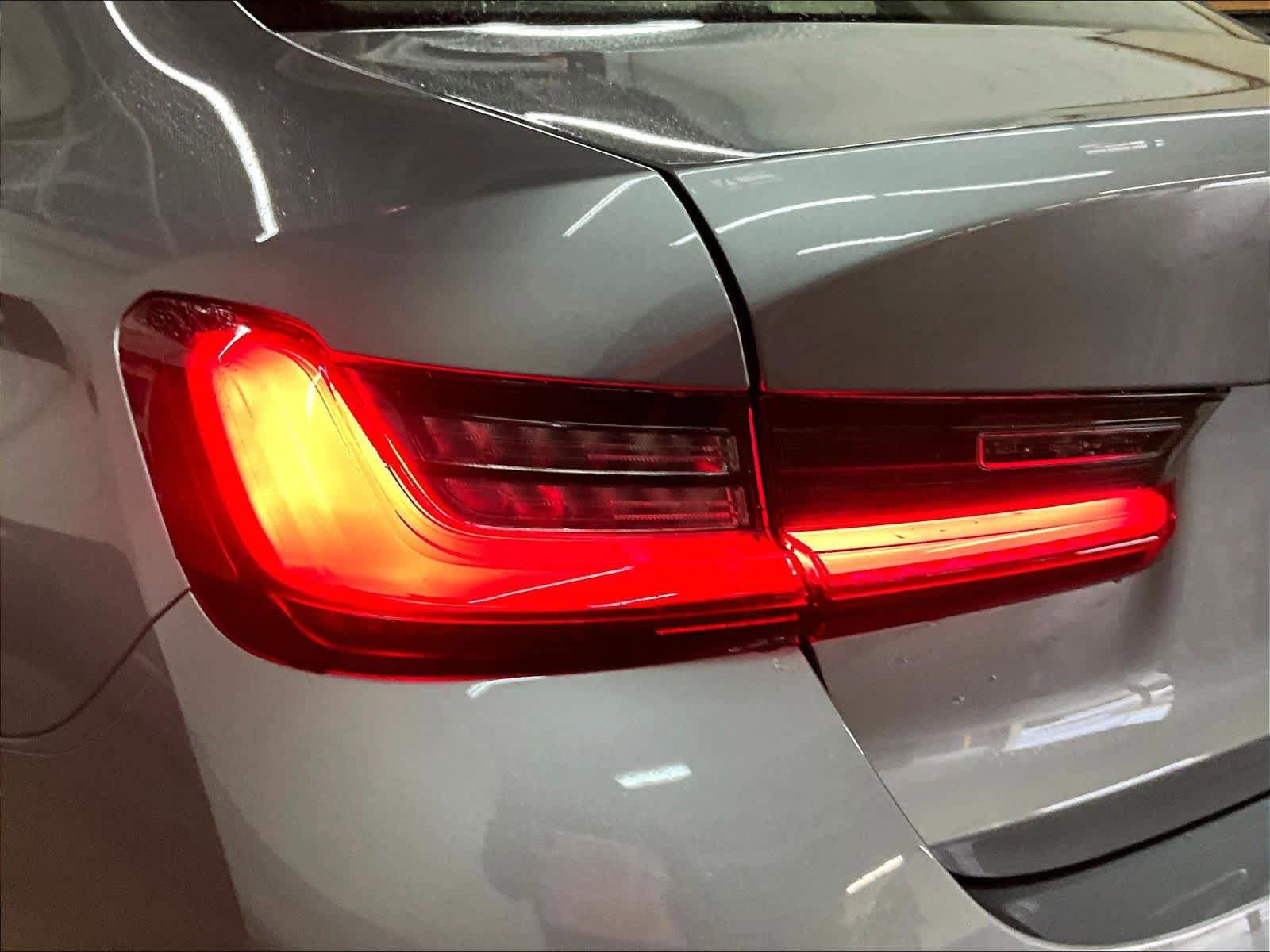 Used 2025 BMW 330i Sedan w/ Premium Package RWD image 30