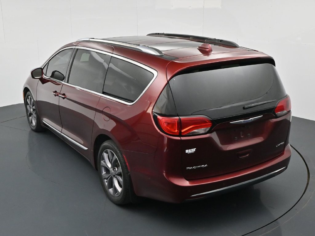 Used 2020 Chrysler Pacifica Limited w/ Tire & Wheel Group FWD image 27