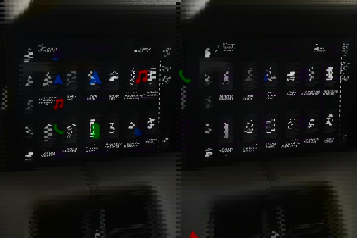 Used 2020 Porsche Taycan 4S image 38