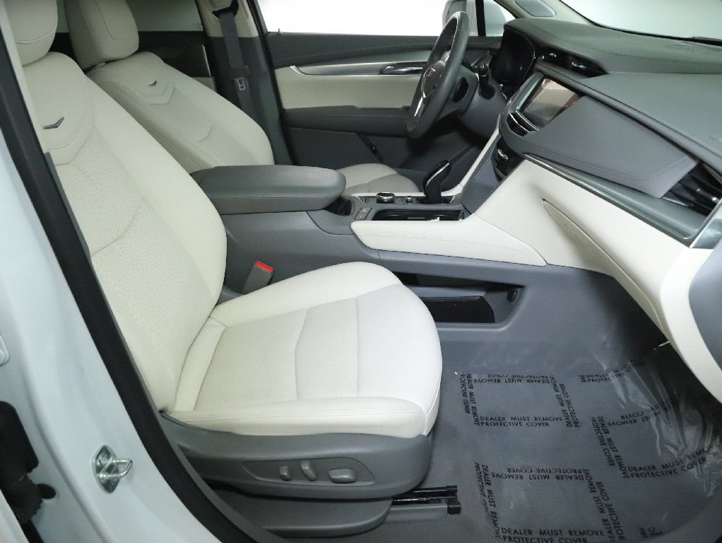 Used 2020 Cadillac XT5 Premium Luxury w/ LPO, Floor Liner Package AWD/4WD image 34