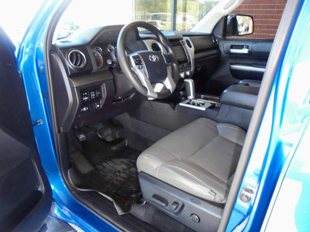 Used 2016 Toyota Tundra SR5 image 7