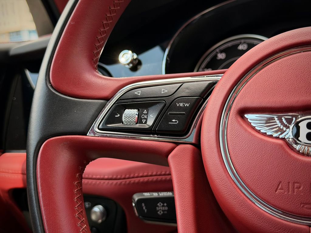 Used 2019 Bentley Bentayga AWD/4WD image 31