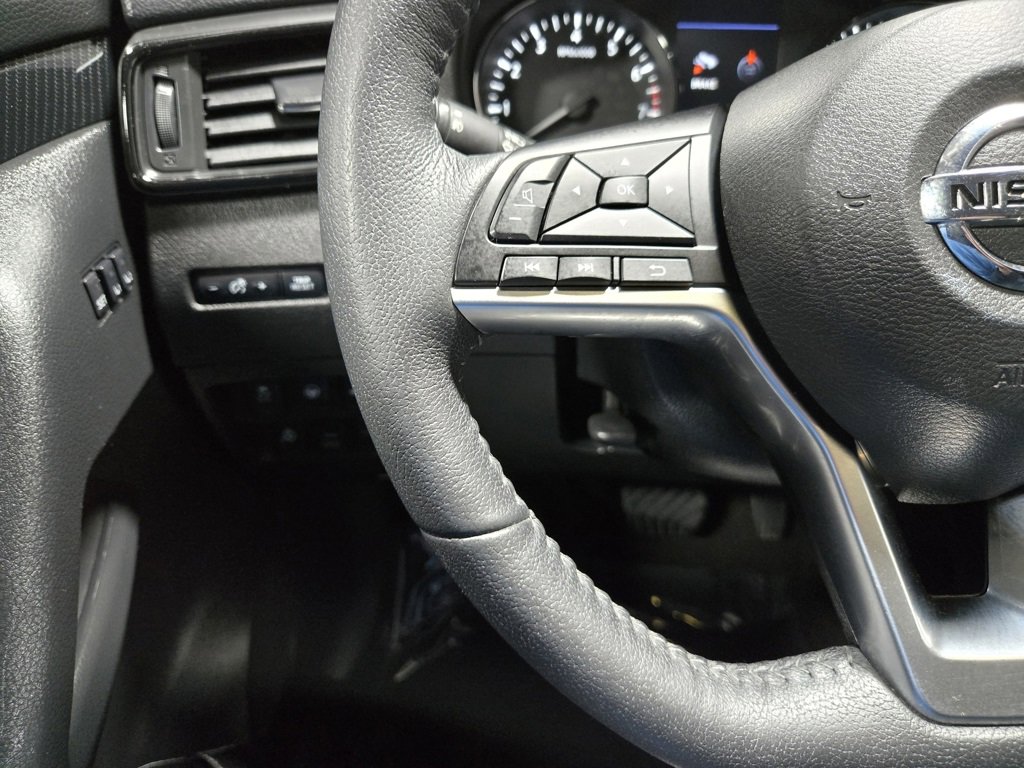 Used 2020 Nissan Rogue SL image 14