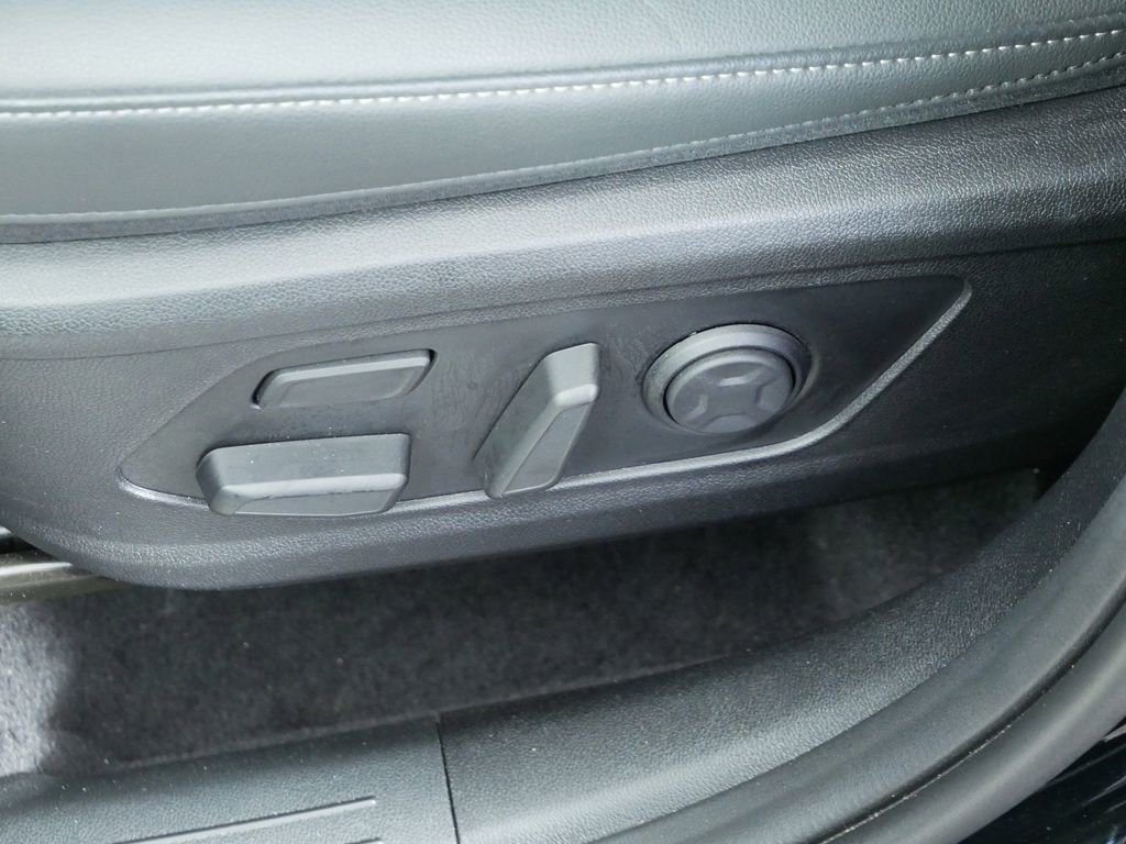 Certified 2025 Kia Sorento SX Prestige image 22