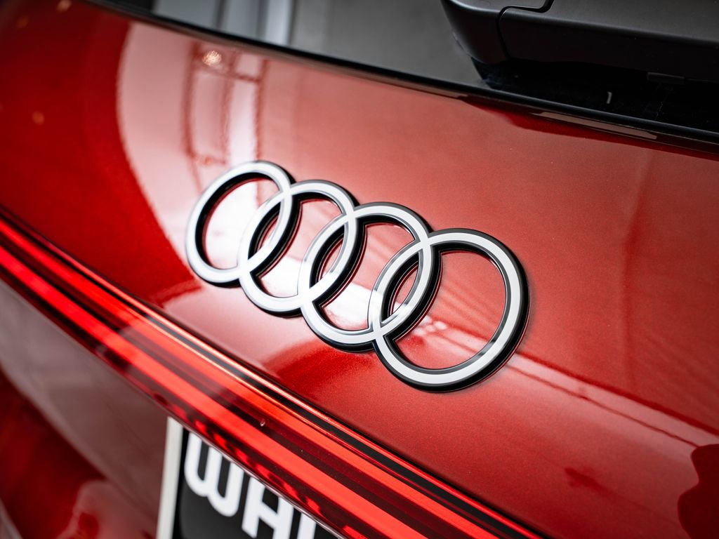 Used 2025 Audi Q5 Premium Plus w/ Premium Plus AWD/4WD image 17